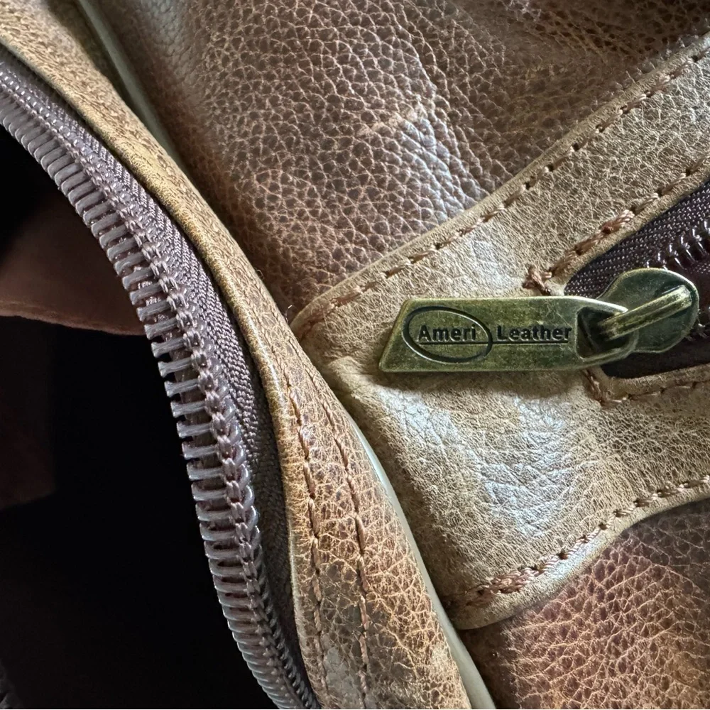 Amerileather brown leather dufflebag